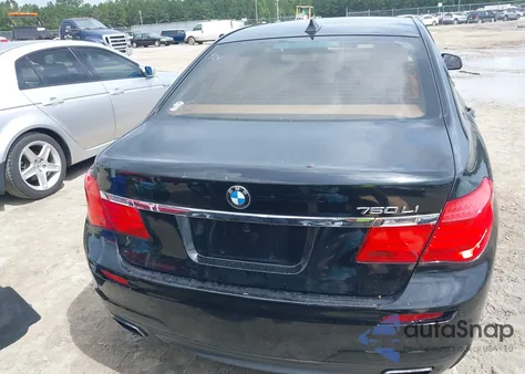 2012 BMW 750Li из США, поврежденный, VIN WBAKB8C57CDX20821